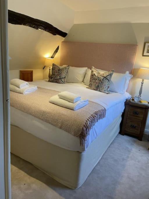Holly Cottage, 2, Northbrook Park, Farnham-Up To 6 Adults Exteriér fotografie