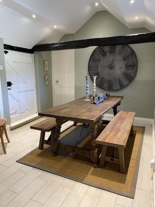 Holly Cottage, 2, Northbrook Park, Farnham-Up To 6 Adults Exteriér fotografie