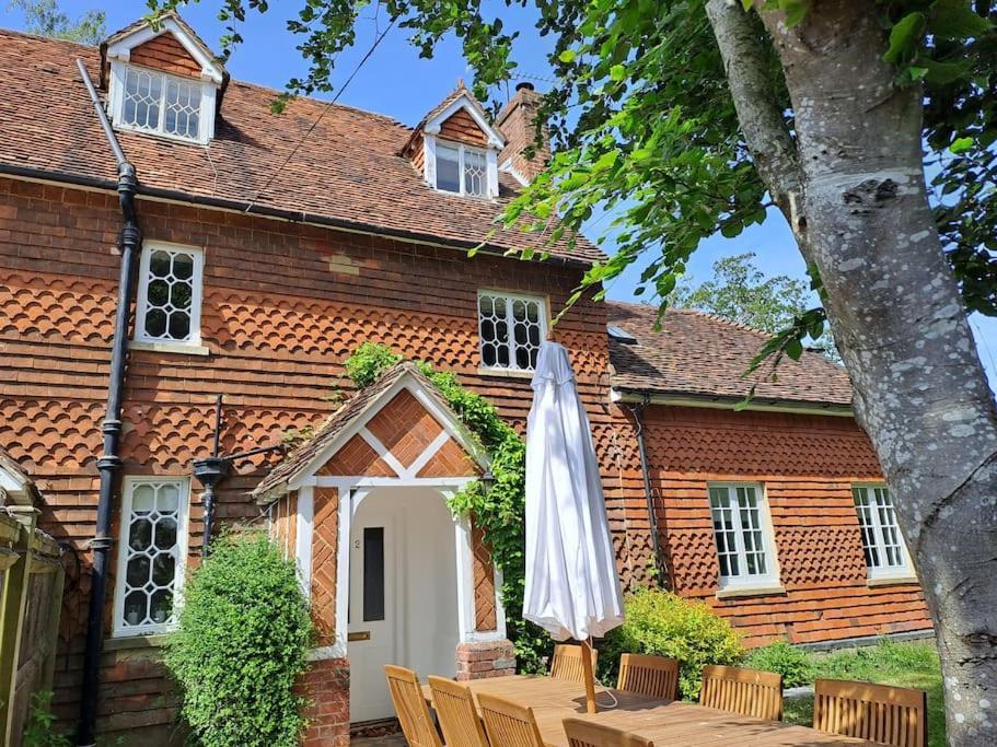 Holly Cottage, 2, Northbrook Park, Farnham-Up To 6 Adults Exteriér fotografie