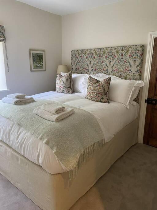Holly Cottage, 2, Northbrook Park, Farnham-Up To 6 Adults Exteriér fotografie